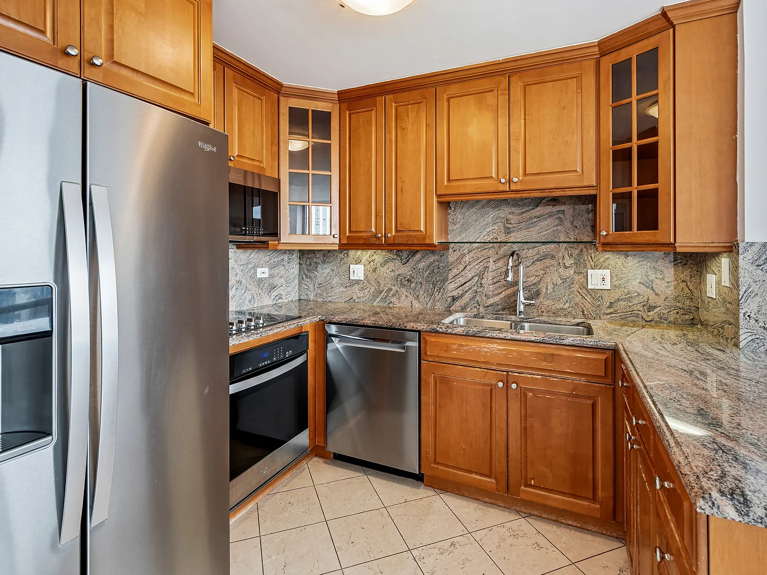 Studio, 700 sqft, $2,000 — Photo 3