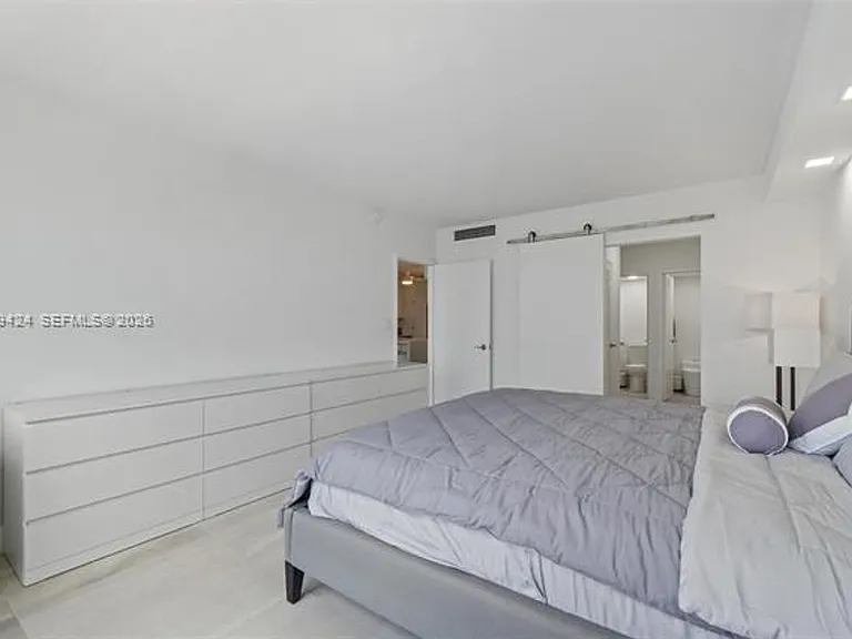 5700 Collins Ave #7J — Photo 18