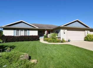 8460 Rollin Sunset Dr, Winona, MN 55987
