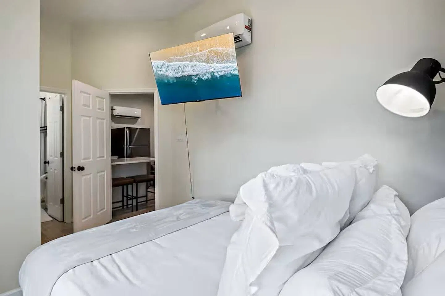 1 bed, 450 sqft, $3,000 — Photo 3