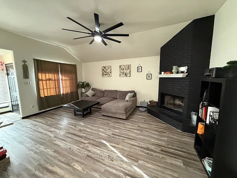 5509 White Rock Dr — Photo 4