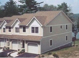 126 White Pines Dr, Greentown, PA 18426
