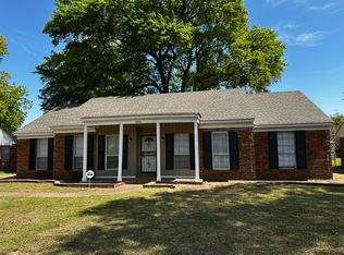 3044 S Mendenhall Rd, Memphis, TN 38115