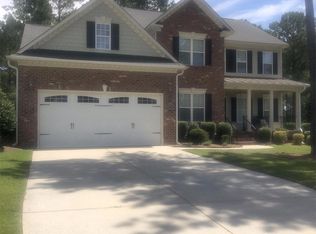 323 Rolling Pines Dr, Spring Lake, NC 28390