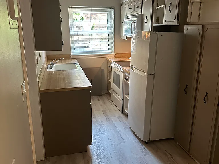 19406 Van Aken Blvd #204 — Photo 21
