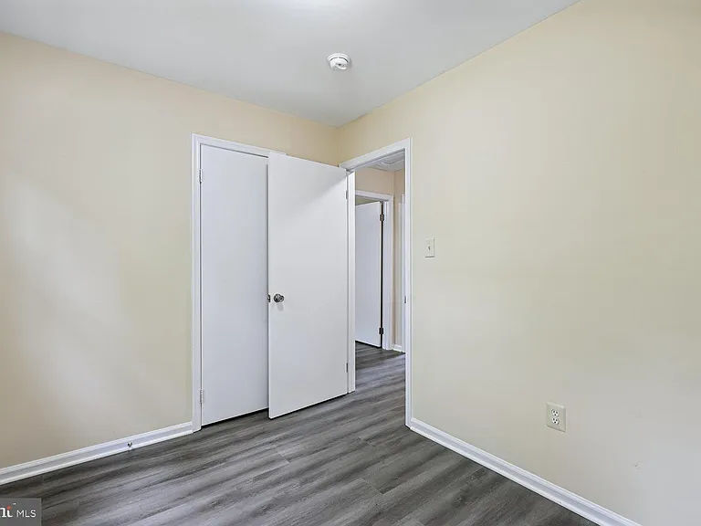 8805 Bolero Ct — Photo 35