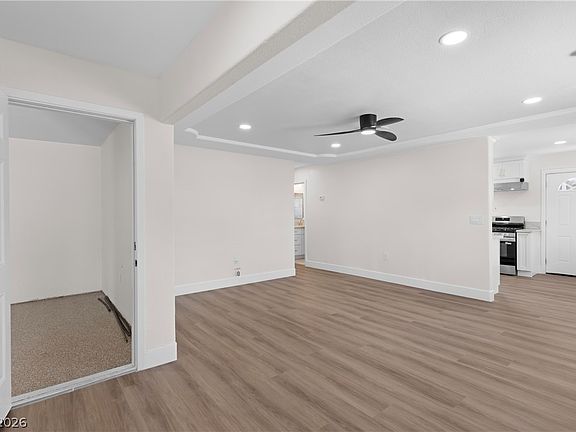 4th image of 4545 W Desert Inn Rd
