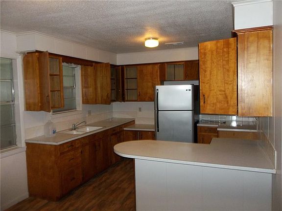 4th image of 116 W White St