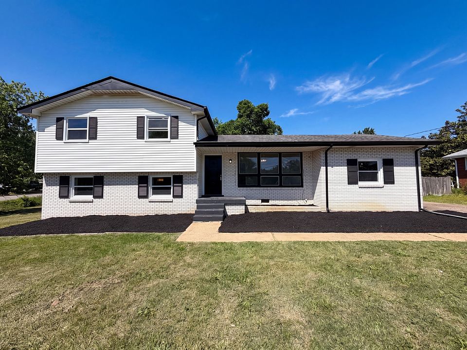 1st image of 105 Ivy Dr