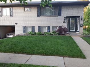 74 Carr St, Pontiac, MI 48342
