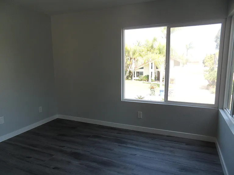1439 Valleda Ln — Photo 12