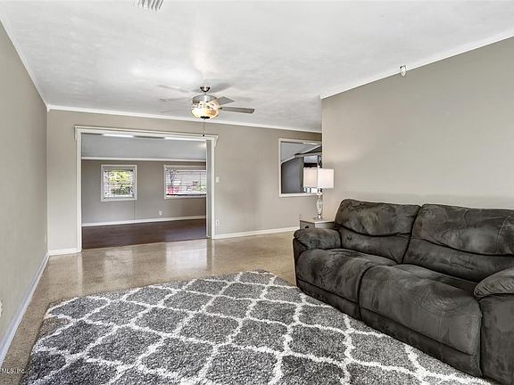 3rd image of 4029 Habana Ave
