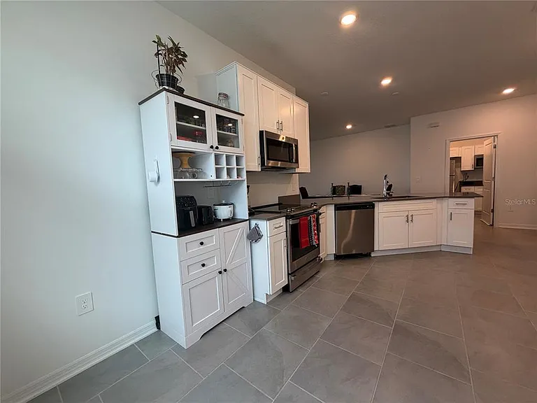 652 Grove St — Photo 14