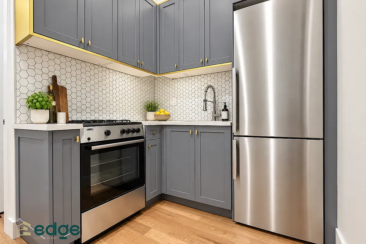 212 Grand Street — Photo 2