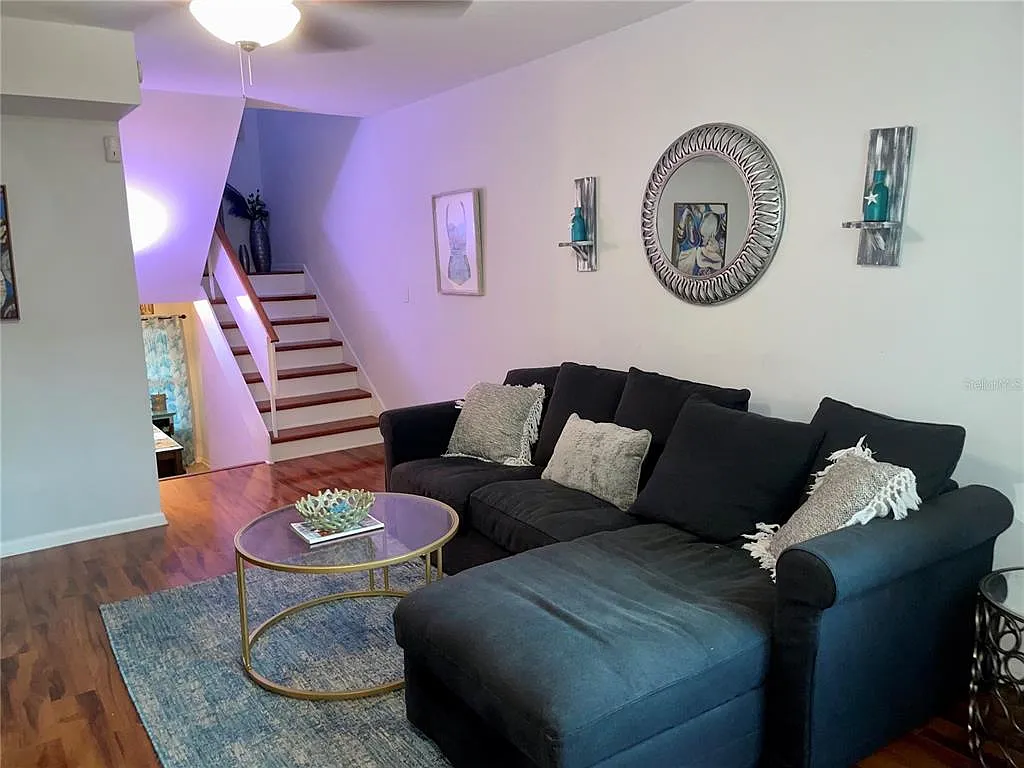2 bed, 1.5 bath, 1044 sqft, $3,275 — Photo 3