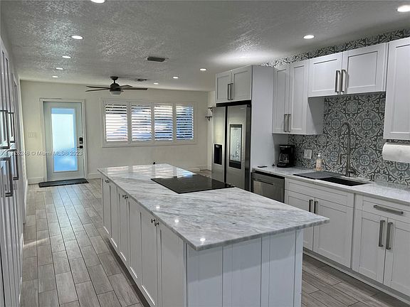 2nd image of 6711 Cody St