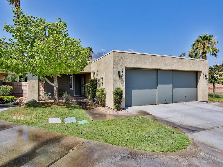 1421 Sunflower Cir N #1421 — Photo 39
