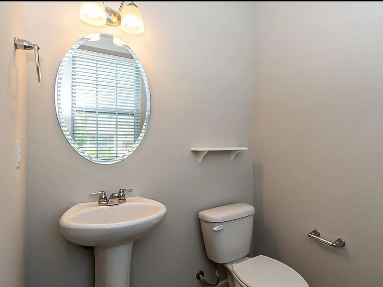 208 Autumn Terrace Ln — Photo 4