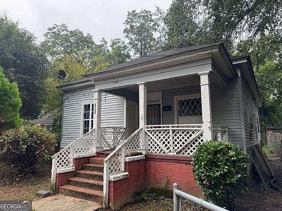 2nd image of 2072 Beech Ave
