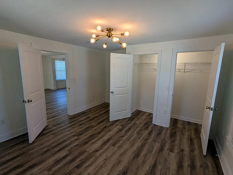 516 Trade St — Photo 12