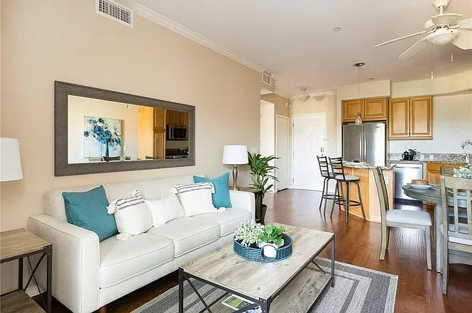 21345 Hawthorne Blvd #104