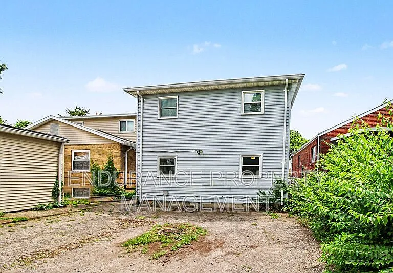 1932 Truitt Ave #2 — Photo 1