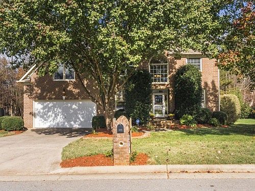 3rd image of 312 Lucas Park Dr