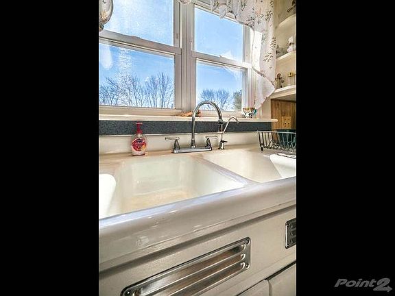118 E High St Nazareth PA-MLS_Size-007-Sink-720x540-72dpi