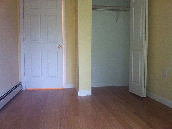 3rd image of 1421 53rd St APT B4