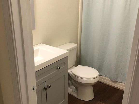 5th image of 669 Aubrey Dr