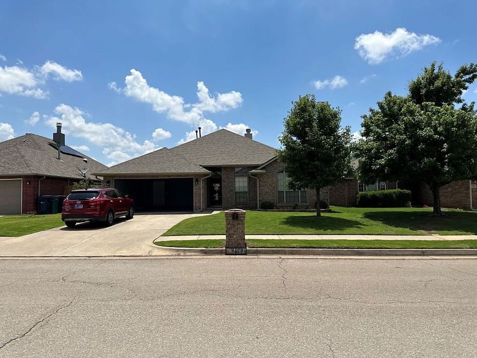 1st image of 208 Springcreek Dr