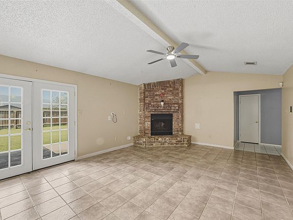 4th image of 3726 Royal Manor Dr