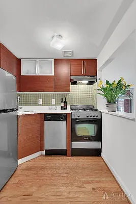 Rented by Anchor Associates | media 20