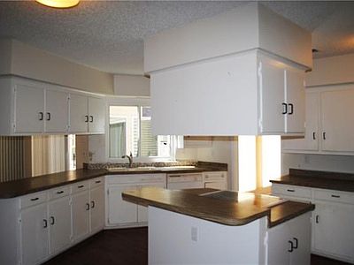 4th image of 1818 Eastern Hills Dr