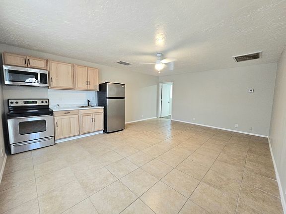 2nd image of 305 E Beech Ave #2