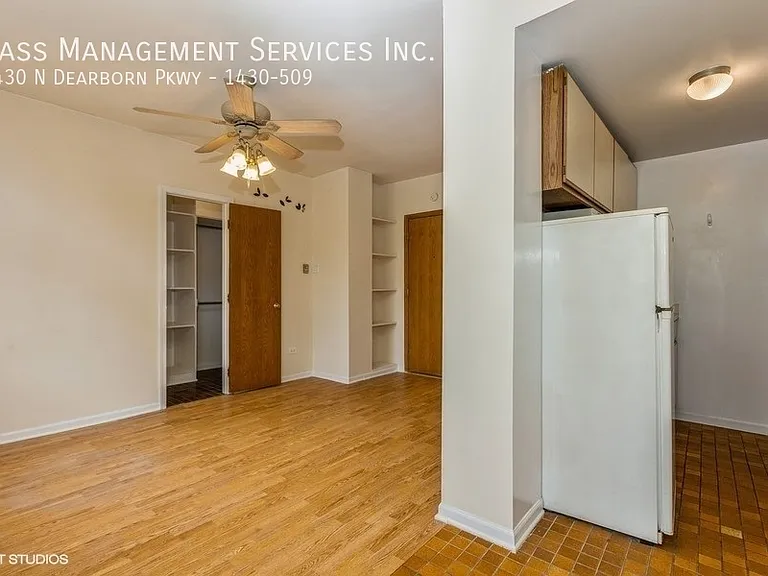 1430 N Dearborn Pkwy — Photo 48