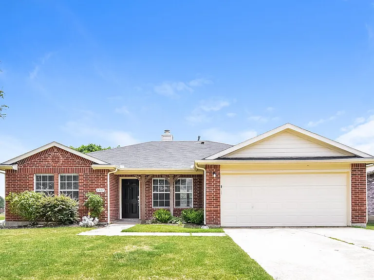 1401 Buckingham Dr — Photo 1