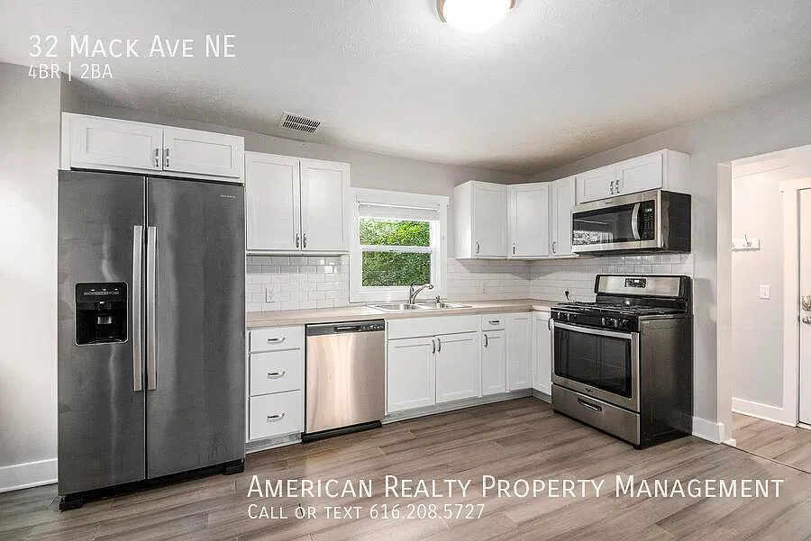 4 bed, 2700 sqft, $2,100 — Photo 3
