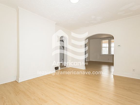 4-Dining Room