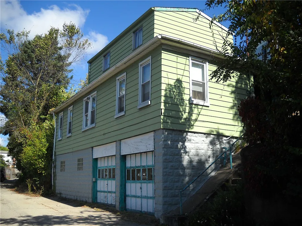 1502 Grandview Ave photo 1