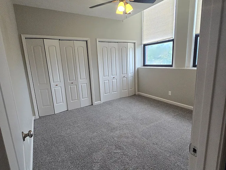 Come Home to Peterson Square Apartments — Photo 18