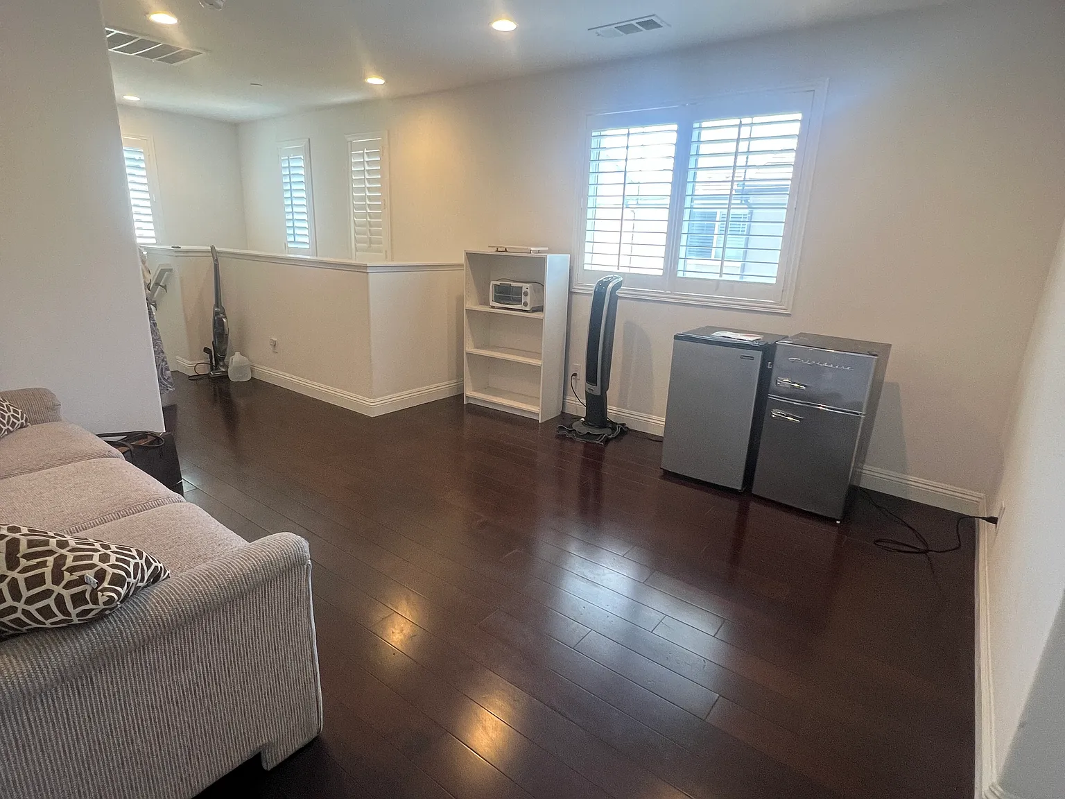 3 bed, 1985 sqft, $1,050 — Photo 2
