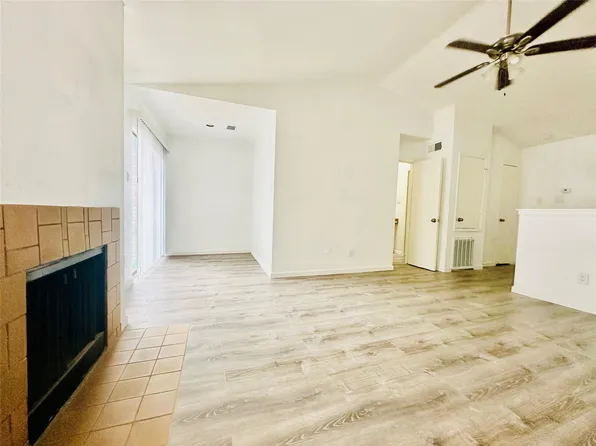 6633 W Airport Blvd APT 1303, Houston, TX 77035