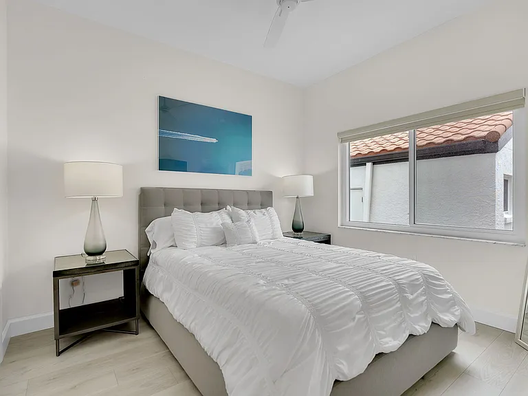 862 Hudson Ave #862 — Photo 7