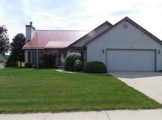 546 Warren Dr, Kendallville, IN 46755