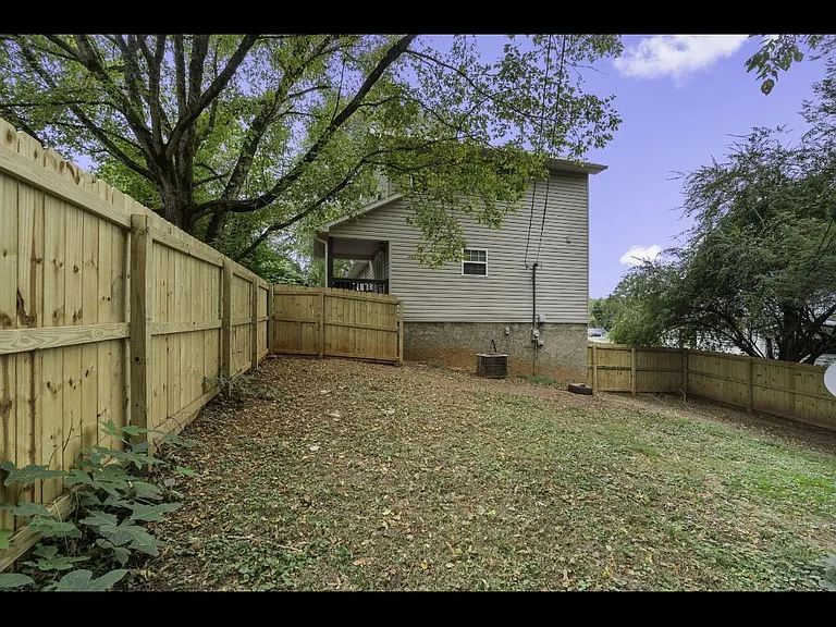152 Creme St — Photo 13