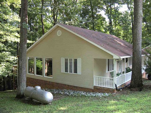2nd image of 416 Cumberland Dr