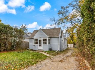 210 Brierhill Dr, Round Lake Park, IL