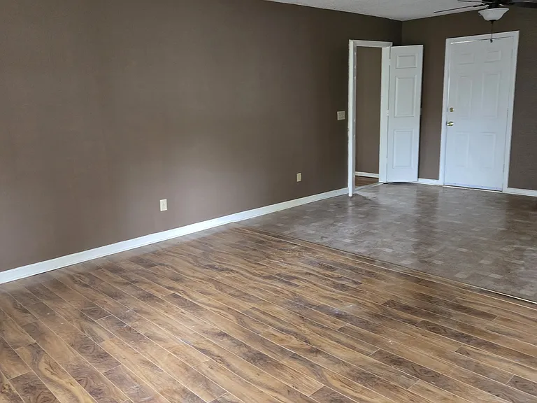 228 Brackett Ridge Rd #L — Photo 3