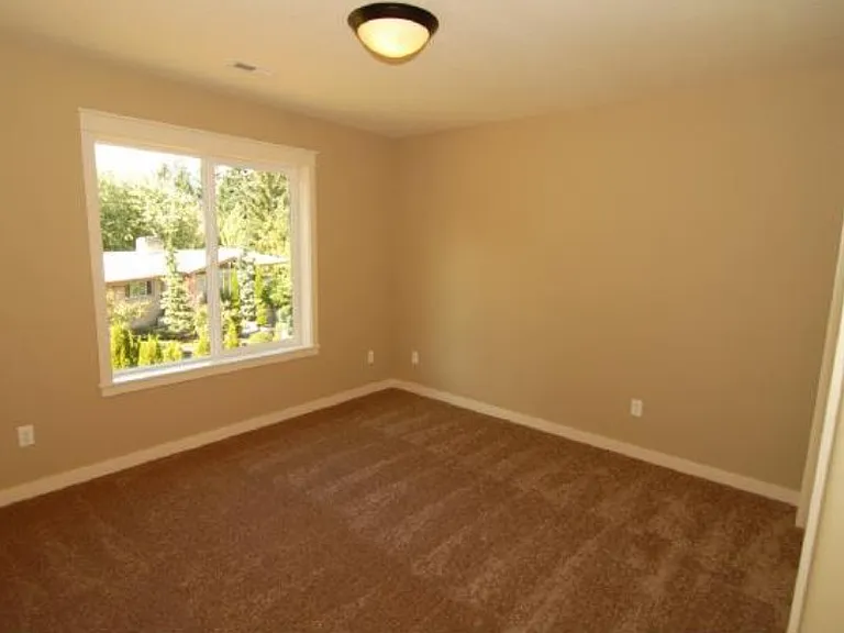 8125 SW 174th Ter — Photo 10